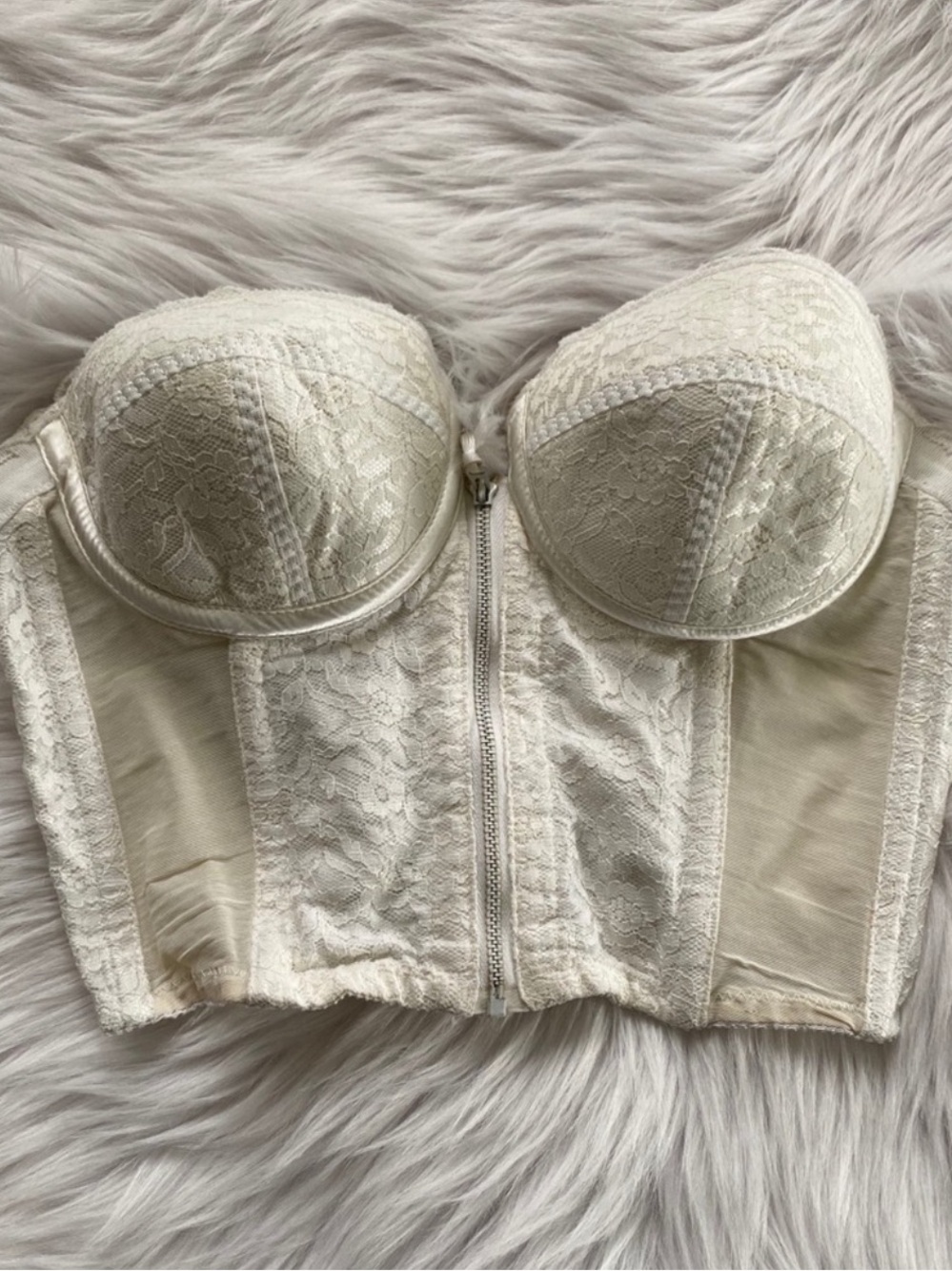 🏆 3/$75 DEAL • Vintage Elegant Lace Bustier Corset in Cream